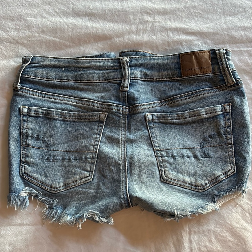 American Eagle jean shorts
Women/Junior size 2